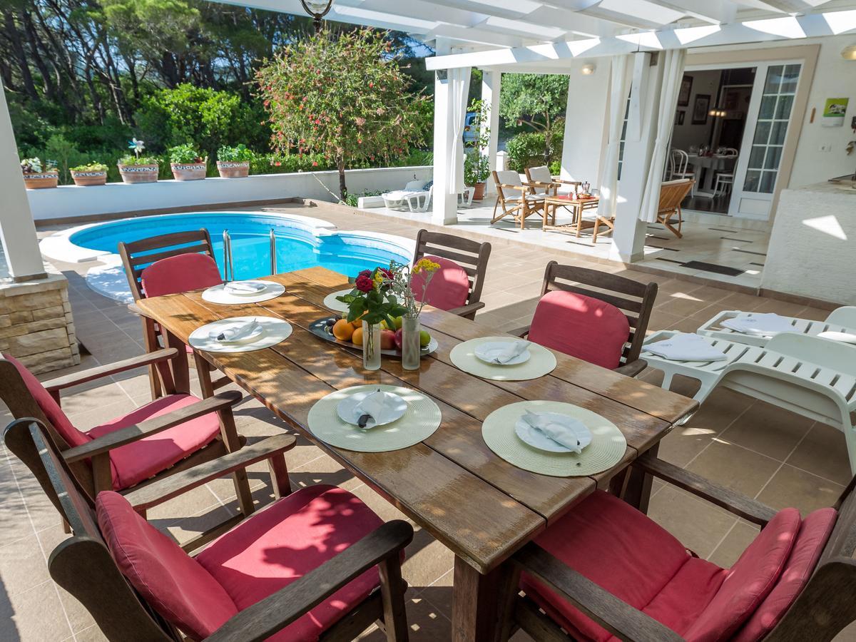 Spacious Holiday Home In Molat With Pool Brgulje Exteriér fotografie