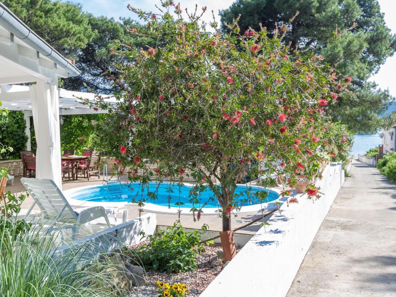 Spacious Holiday Home In Molat With Pool Brgulje Exteriér fotografie