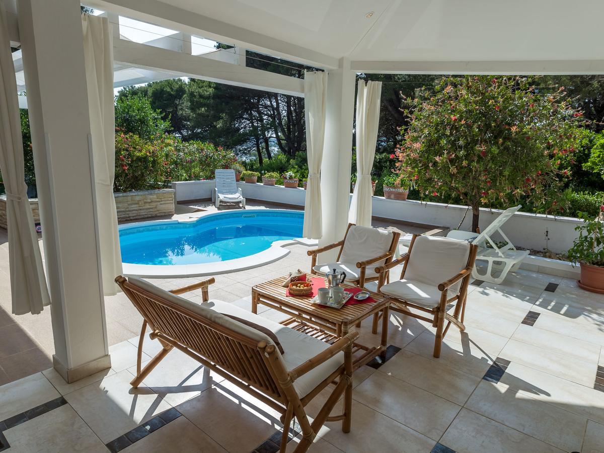 Spacious Holiday Home In Molat With Pool Brgulje Exteriér fotografie
